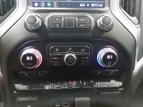 Used 2022 GMC Sierra 1500 SLE image 21