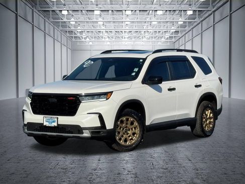 Used 2024 Honda Pilot TrailSport image 6