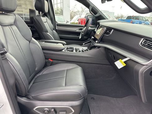 New 2026 Jeep Grand Wagoneer L Limited AWD/4WD image 59