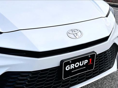 Used 2025 Toyota Camry SE image 29