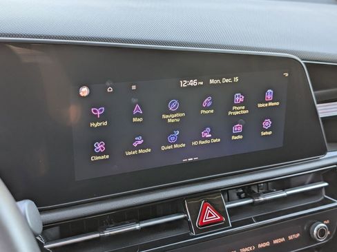 Certified 2023 Kia Niro EX image 23