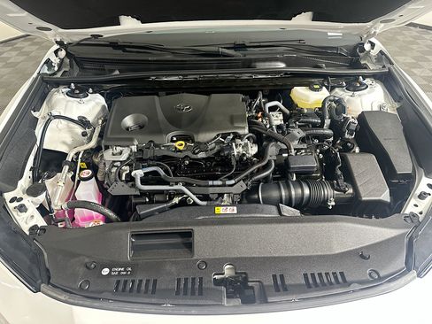 Used 2025 Toyota Camry SE image 33