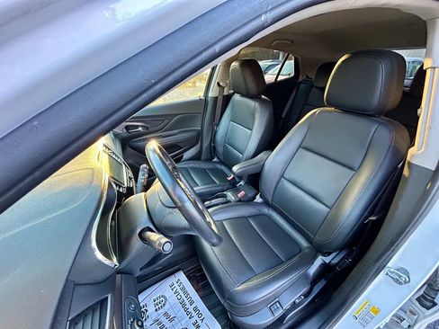 Used 2019 Buick Encore Essence image 11