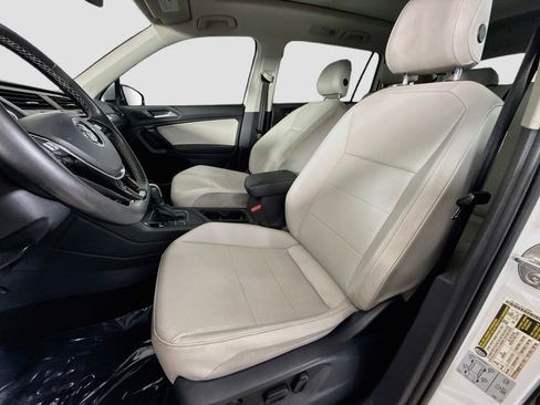 Used 2021 Volkswagen Tiguan SEL FWD image 22