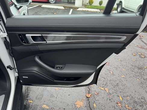 Used 2018 Porsche Panamera Turbo image 18