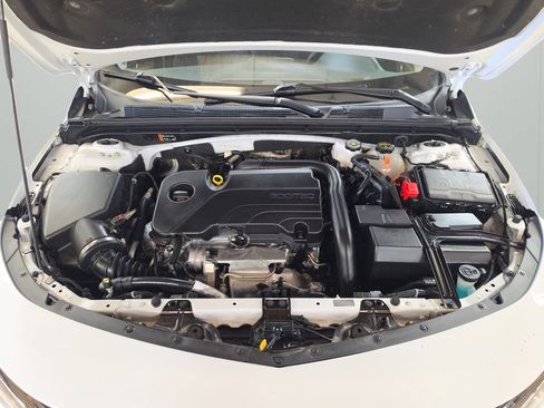 Used 2025 Chevrolet Malibu LT FWD image 9