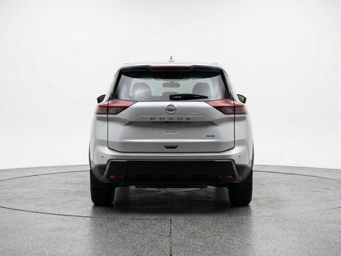 Used 2025 Nissan Rogue SV FWD image 7