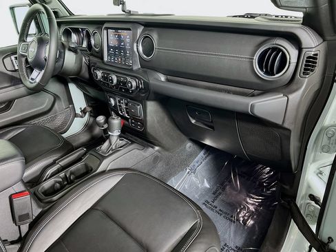 Used 2023 Jeep Wrangler Unlimited Sahara w/ Cold Weather Group AWD/4WD image 29