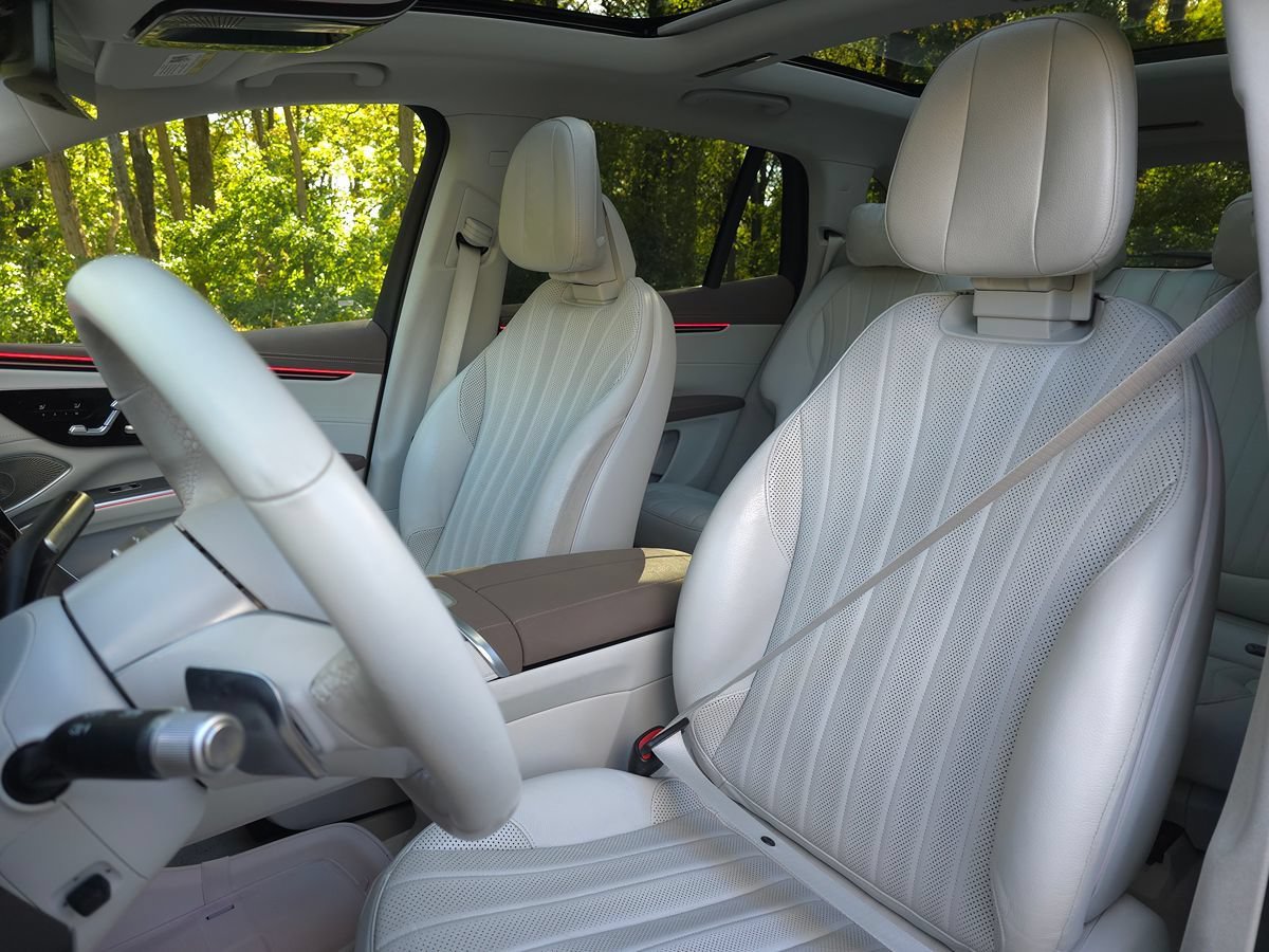 Used 2023 Mercedes-Benz EQS 580 4MATIC SUV image 13