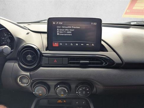 Used 2018 MAZDA MX-5 Miata Club image 13