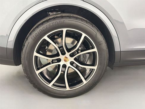 Certified 2026 Porsche Cayenne Coupe AWD/4WD image 13