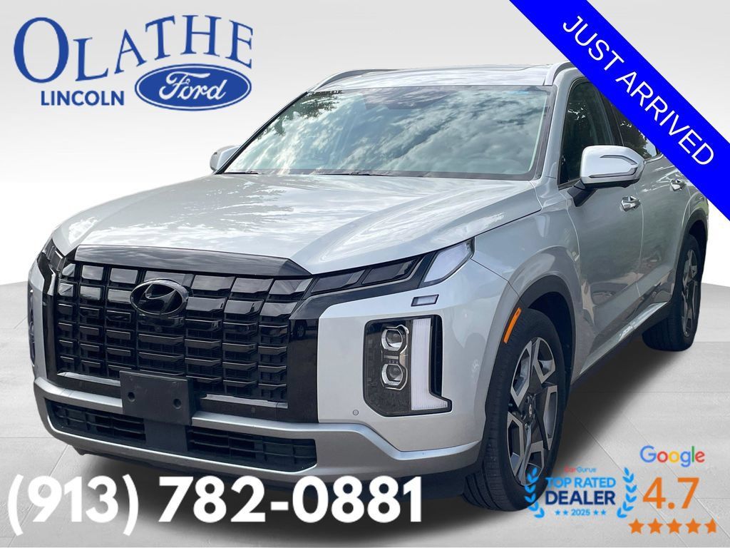 Used 2023 Hyundai Palisade Limited w/ Winter Package AWD/4WD image 1