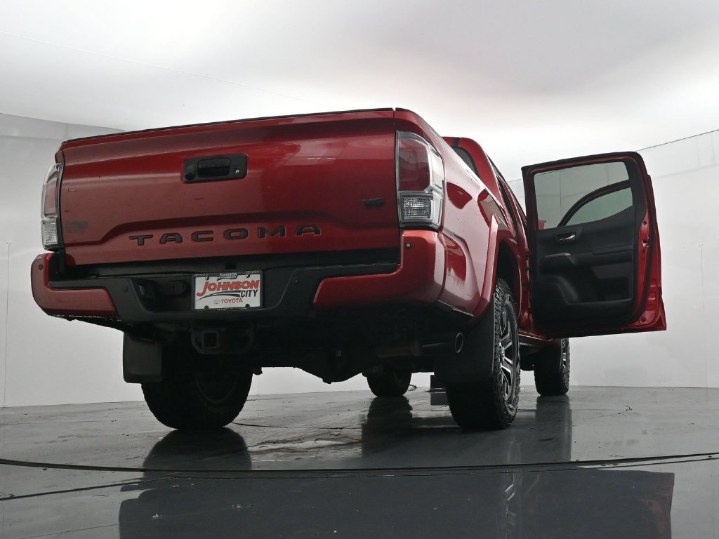 Used 2020 Toyota Tacoma TRD Sport w/ Technology Package AWD/4WD image 44