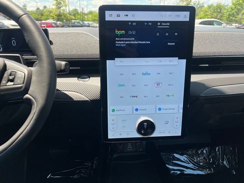 Used 2025 Ford Mustang Mach-E Premium AWD/4WD image 30