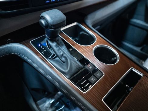 Used 2023 Toyota Sienna LE image 27