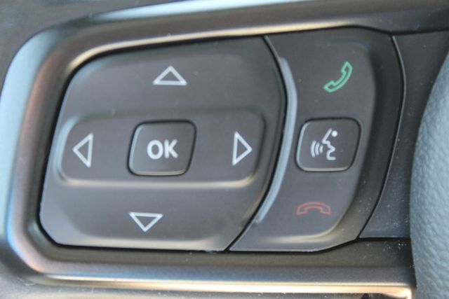Used 2022 Jeep Gladiator Sport AWD/4WD image 16