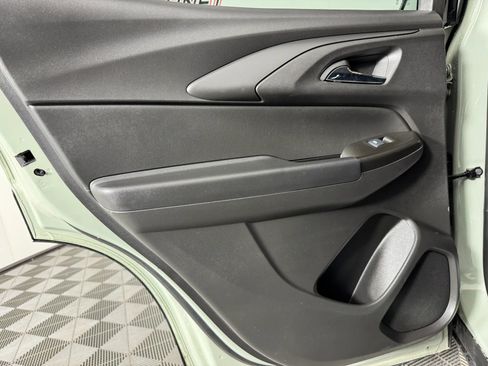 Used 2025 Chevrolet TrailBlazer LS w/ LS Convenience Package image 40