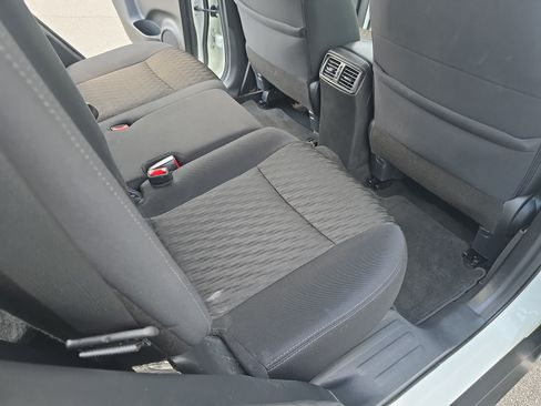 Used 2020 Nissan Rogue S w/ Special Edition Package FWD image 11