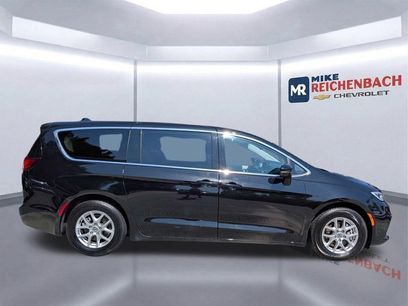 Used 2024 Chrysler Pacifica Touring-L