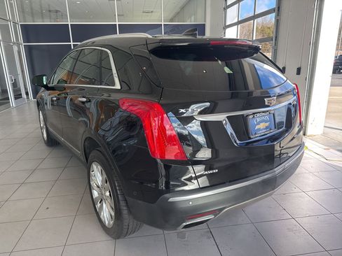 Used 2017 Cadillac XT5 Platinum w/ Driver Assist Package image 11