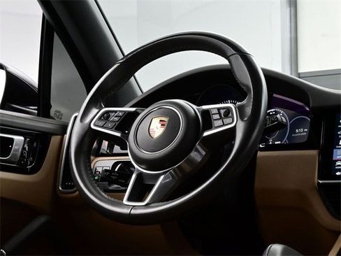 Used 2020 Porsche Cayenne image 21