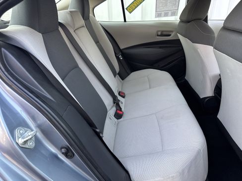 Used 2022 Toyota Corolla LE image 9
