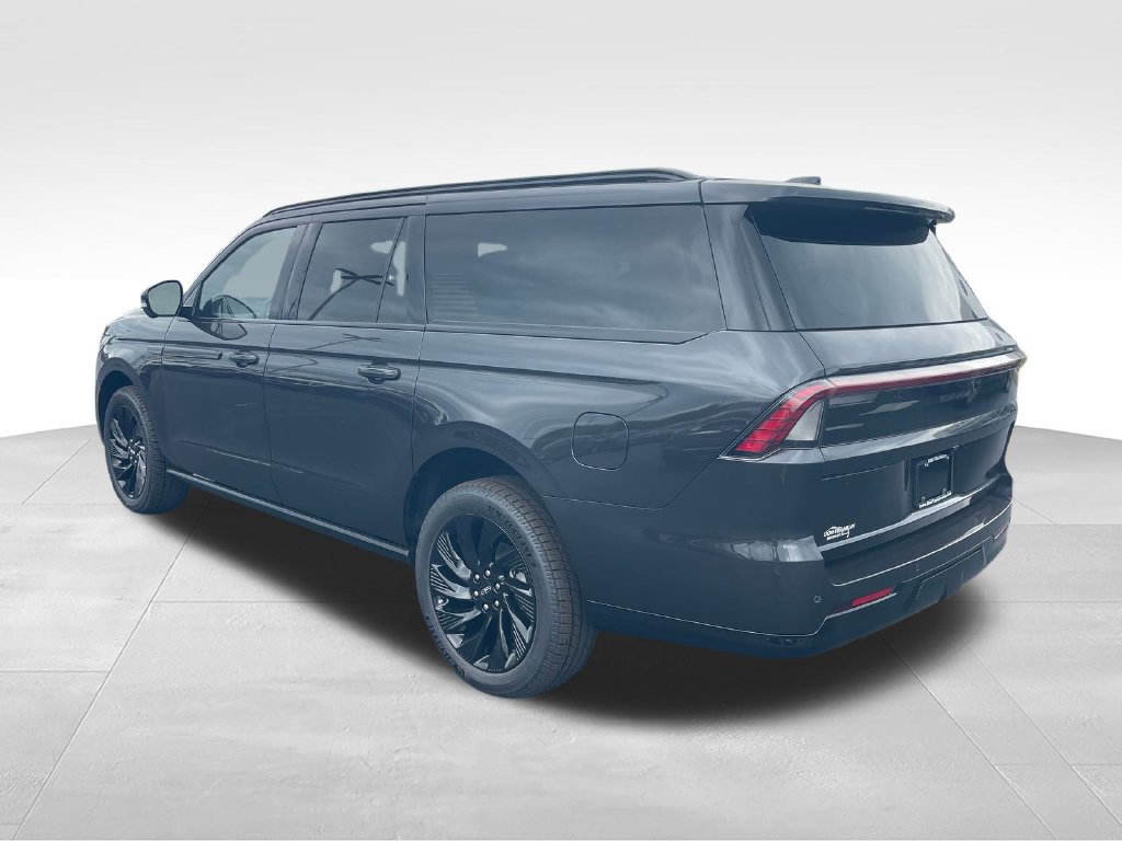 New 2027 Lincoln Navigator L Reserve w/ Jet Appearance Package AWD/4WD image 3