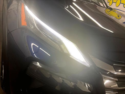 Used 2024 Nissan Rogue SV image 32