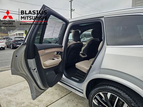 Used 2025 Volvo XC90 B6 Plus image 17