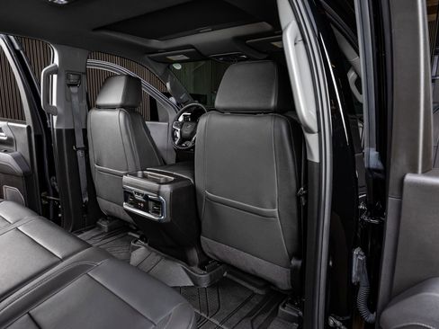 Used 2025 Chevrolet Silverado 2500 LTZ w/ LTZ Plus Package image 31