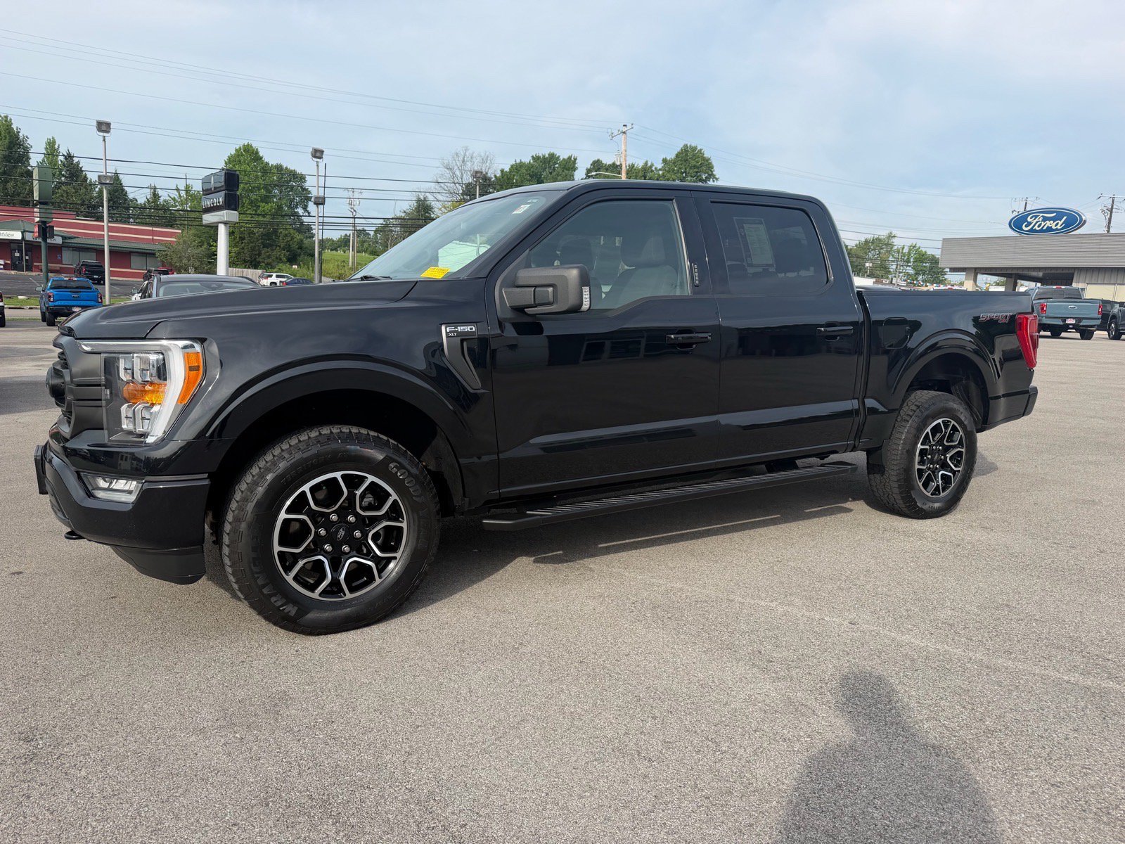 Used 2022 Ford F150 XLT w/ Equipment Group 302A High AWD/4WD image 11