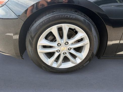 Used 2017 Chevrolet Malibu LT FWD image 4
