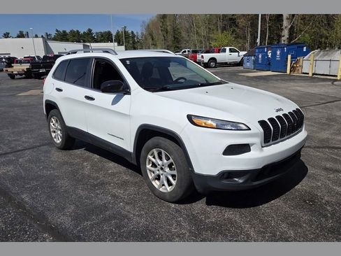 Used 2016 Jeep Cherokee Latitude w/ Cold Weather Group AWD/4WD image 1