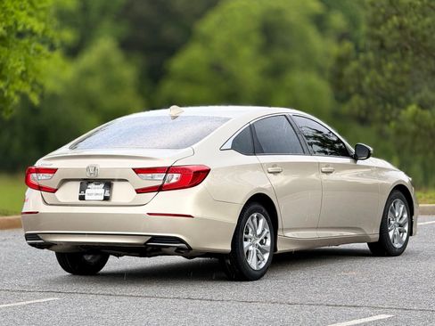 Used 2018 Honda Accord LX image 11