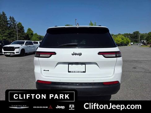 Used 2024 Jeep Grand Cherokee L Altitude AWD/4WD image 5