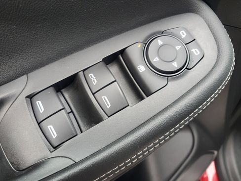 Used 2021 Buick Encore GX Essence w/ Experience Buick Package image 17