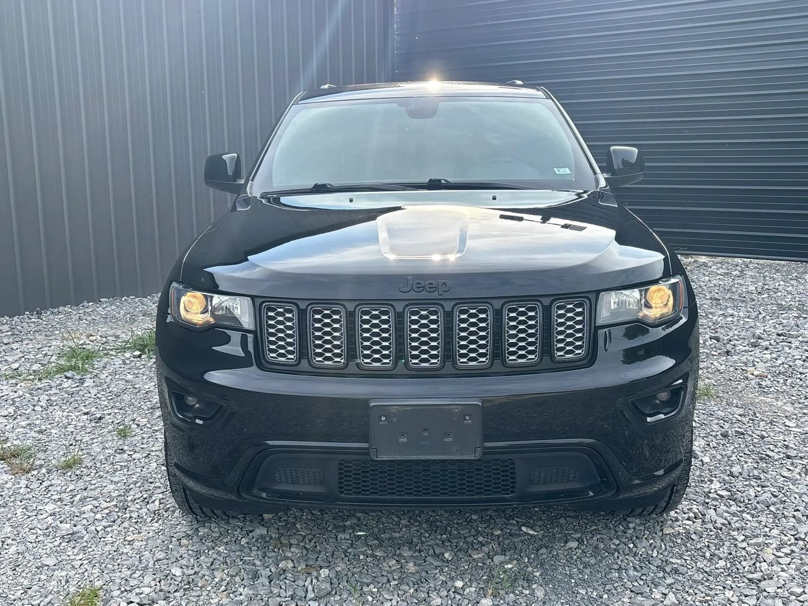 Used 2018 Jeep Grand Cherokee Altitude AWD/4WD image 2
