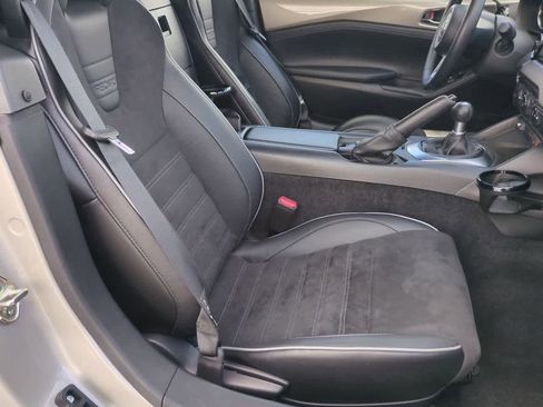 Certified 2023 MAZDA MX-5 Miata Club image 18