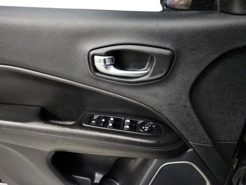 Used 2020 Jeep Compass Latitude image 13