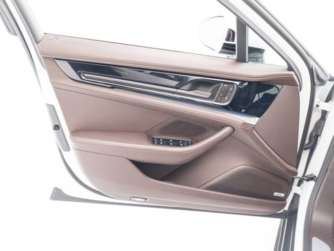 Certified 2024 Porsche Panamera image 20