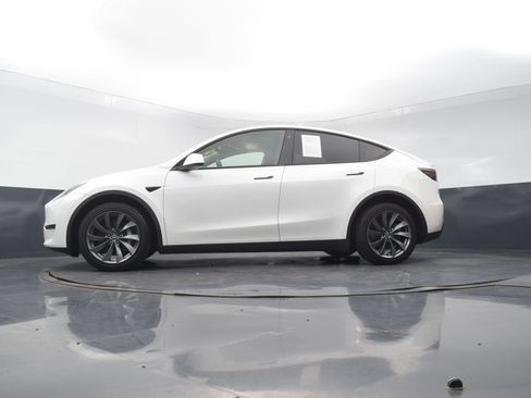 Used 2022 Tesla Model Y Long Range AWD/4WD image 40