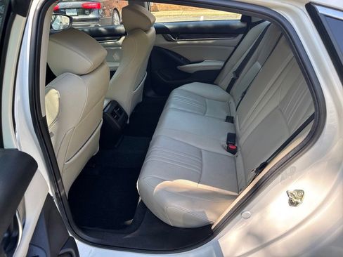 Used 2019 Honda Accord Touring image 29