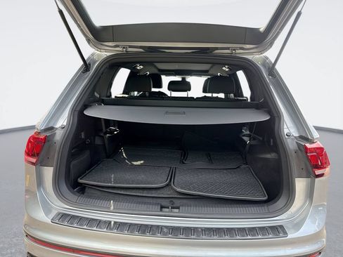 Used 2023 Volkswagen Tiguan SE R-Line FWD image 21