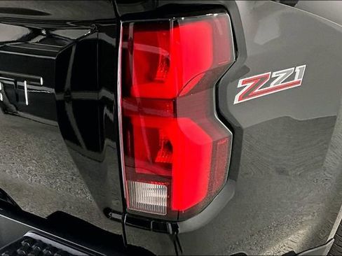 Used 2023 Chevrolet Colorado Z71 w/ Z71 Convenience Package 2 AWD/4WD image 25