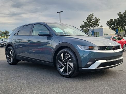 Certified 2025 Hyundai Ioniq 5 SE image 30