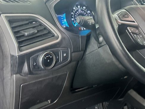 Used 2023 Ford Edge SEL image 17