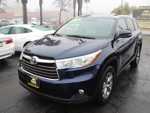 Used 2015 Toyota Highlander XLE image 4