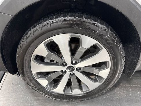 Used 2021 Kia Telluride S AWD/4WD image 2