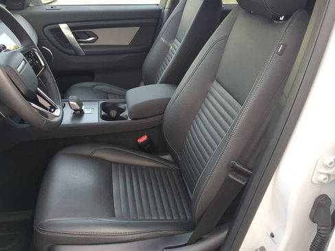 Certified 2025 Land Rover Discovery Sport Dynamic SE image 16