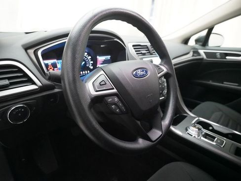 Used 2020 Ford Fusion SE image 8